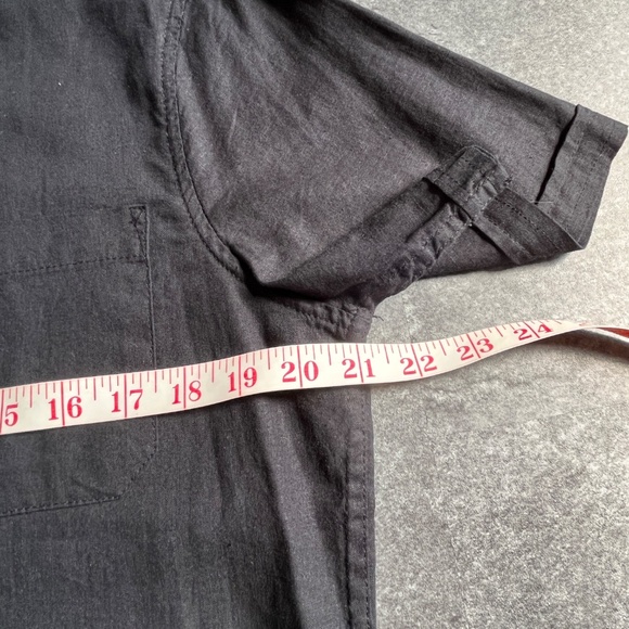 Saks Fifth Avenue (M) linen-blend short-sleeve shirt, in black. Like new. - Picture 8 of 14